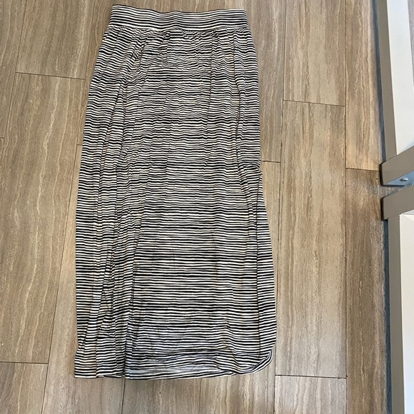Ann Taylor Loft Black White  Striped Long Straight Maxi Pencil Skirt Petite Xs - Picture 1 of 4